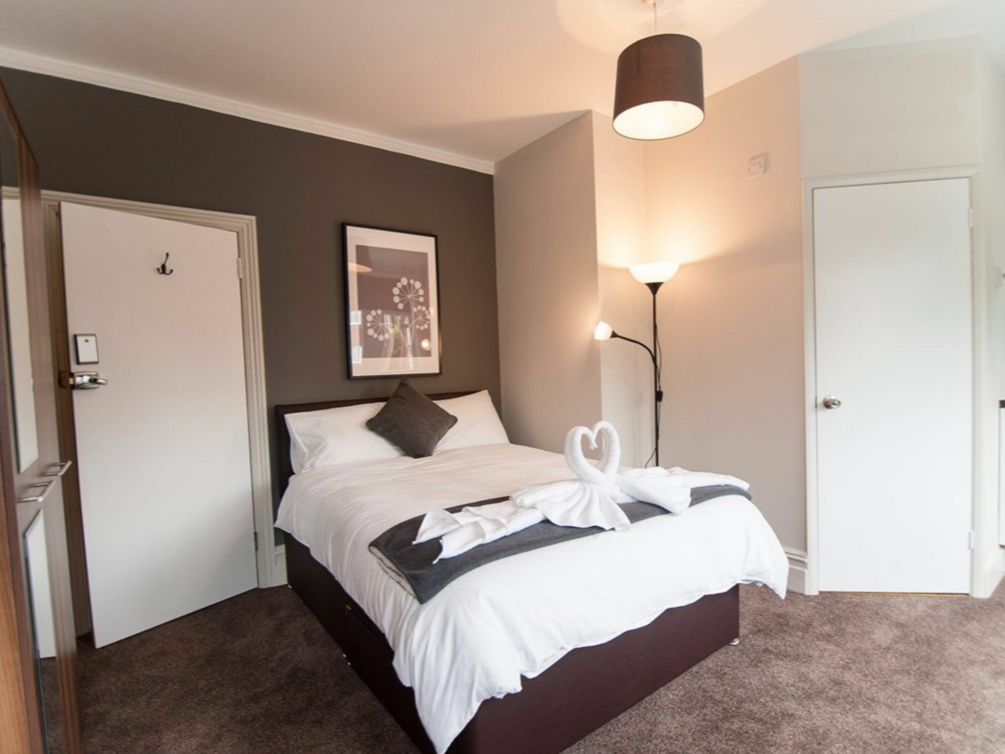 Vision Suites Harrow Bagian luar foto